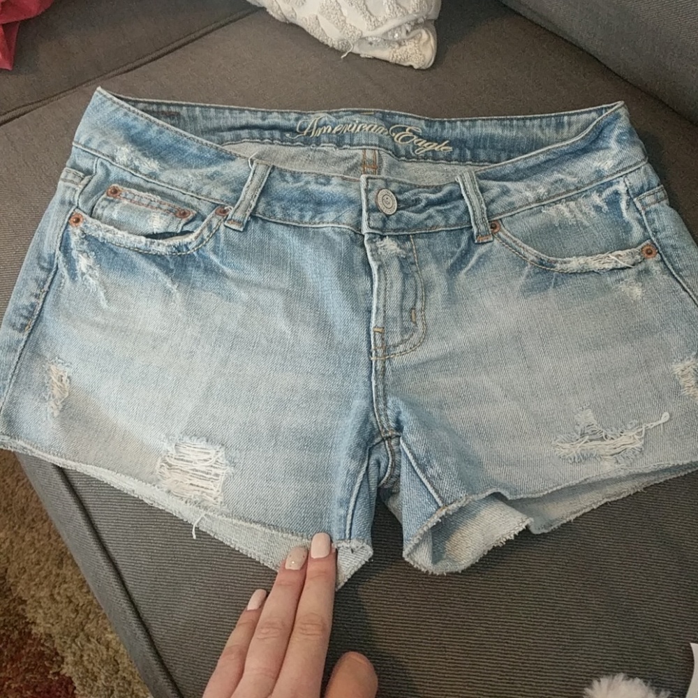 American eagle distressed shorts size 4